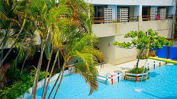 YoHo Beach Resort