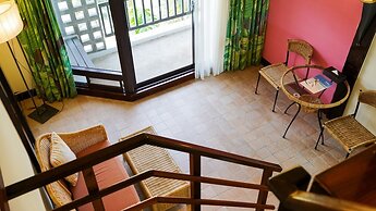 YoHo Beach Resort