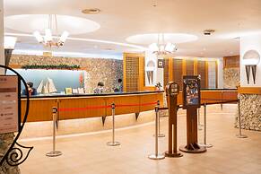 YoHo Beach Resort