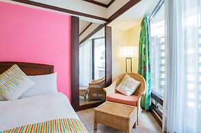 YoHo Beach Resort