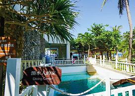 YoHo Beach Resort