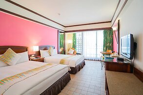 YoHo Beach Resort