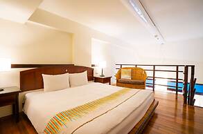YoHo Beach Resort