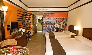 YoHo Beach Resort