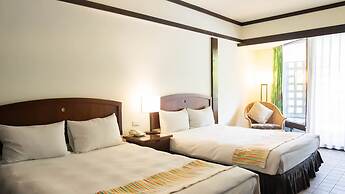 YoHo Beach Resort