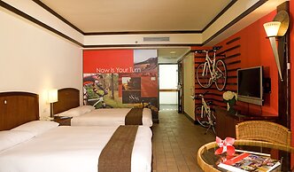 YoHo Beach Resort