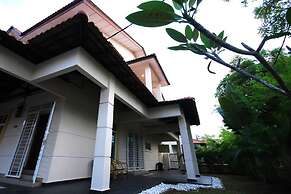 Sunflower House