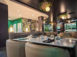 Gazelle International Hotel