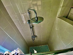 Rejens Hotel