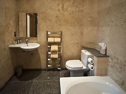 The Saddleworth Hotel