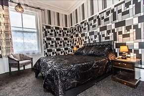 The Carlton Hotel