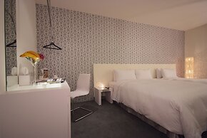 Hotel Purity