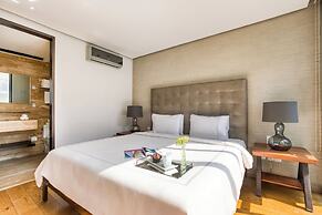 AR 218 Hotel by ULIV