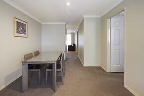 Pinnacle Apartments