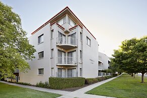 Pinnacle Apartments