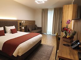 Threeland Hotel