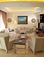 Dolphin Royal Suites