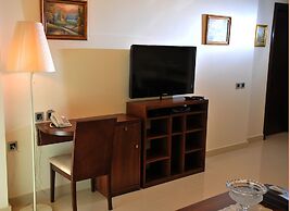 Dolphin Royal Suites