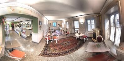 Hotel Corona Grossa