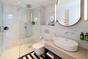 Cheval Phoenix House at Sloane Square