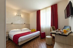 Simon Hotel