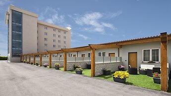 Simon Hotel