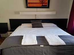 Motel Lodge