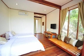 AmaresA Resort & Skybar