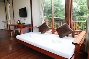 AmaresA Resort & Skybar