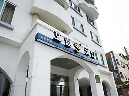 Good Inn Hotel