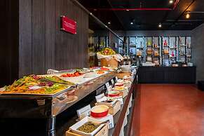 RakYim Siam - Sukhumvit 15