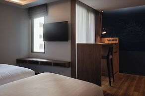RakYim Siam - Sukhumvit 15