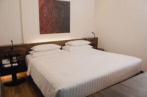 RakYim Siam - Sukhumvit 15