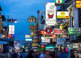 RakYim Siam - Sukhumvit 15