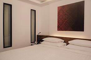 RakYim Siam - Sukhumvit 15