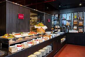 RakYim Siam - Sukhumvit 15