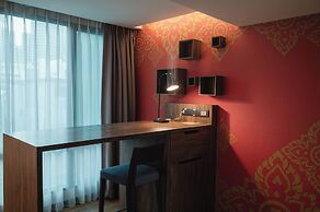 RakYim Siam - Sukhumvit 15
