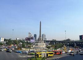 RakYim Siam - Sukhumvit 15