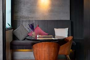 RakYim Siam - Sukhumvit 15