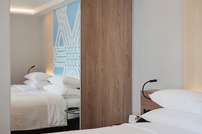 RakYim Siam - Sukhumvit 15