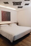 RakYim Siam - Sukhumvit 15