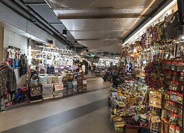 RakYim Siam - Sukhumvit 15