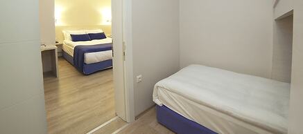 Walk In Hotel