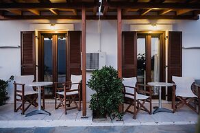 Petros Studios & Suites