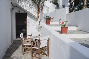 Petros Studios & Suites