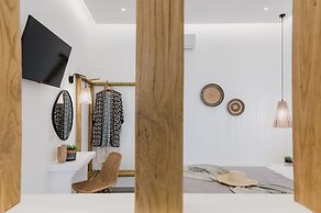 Petros Studios & Suites