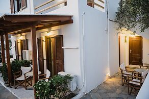 Petros Studios & Suites