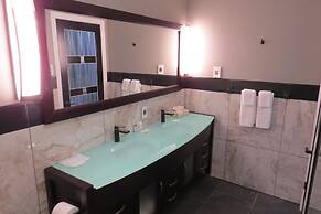 Fundy Complex Dockside Suites