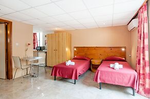 Alborada Aparthotel