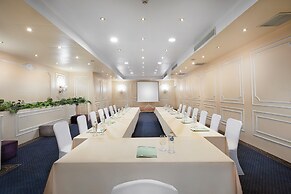 Holidays Express Hotel